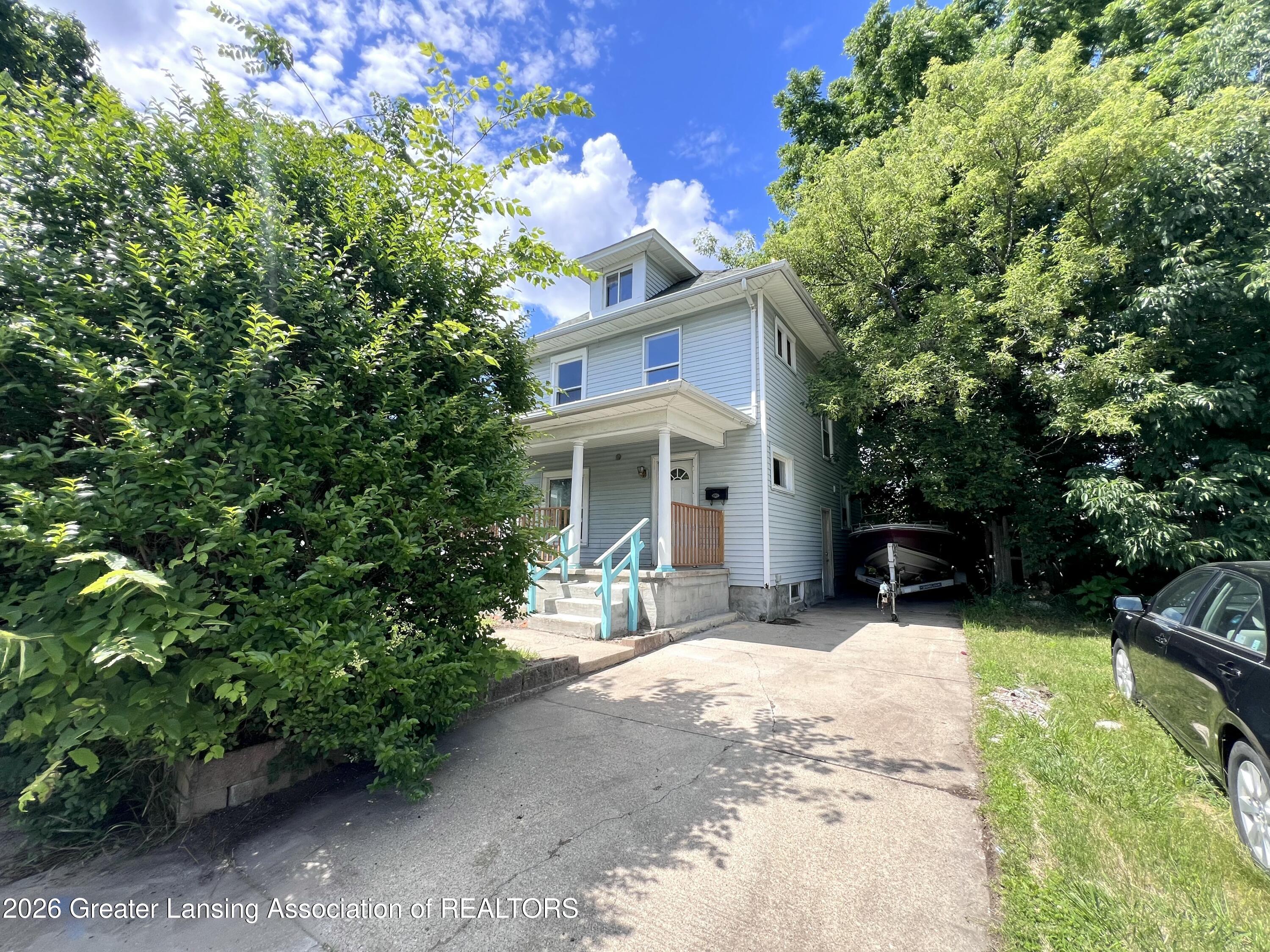 933 Porter Street Lansing, MI 48906 - Photo 1 of 30 FF819269-2A35-4E4B-950C-711EE50379B8