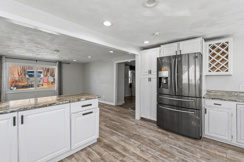 16 Meadowbank Road Billerica, MA 01821 - Photo 5 of 39