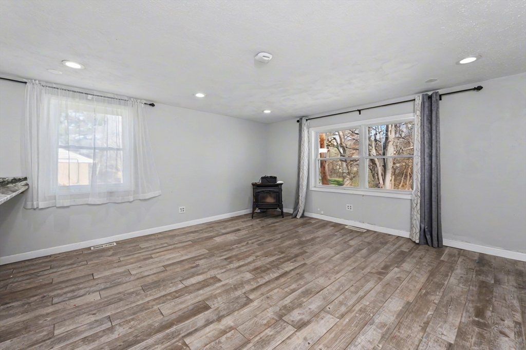 16 Meadowbank Road Billerica, MA 01821 - Photo 7 of 39