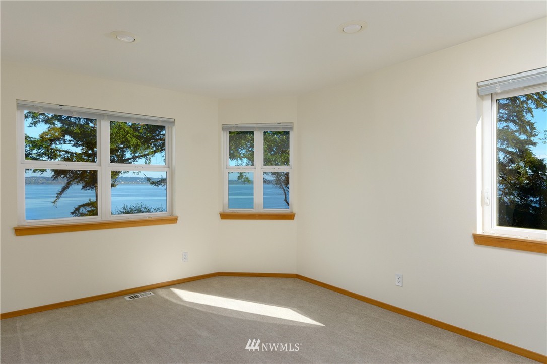 21170 President Point Road Northeast Kingston, WA 98346 - Photo 14 of 25 Gallery Image 14