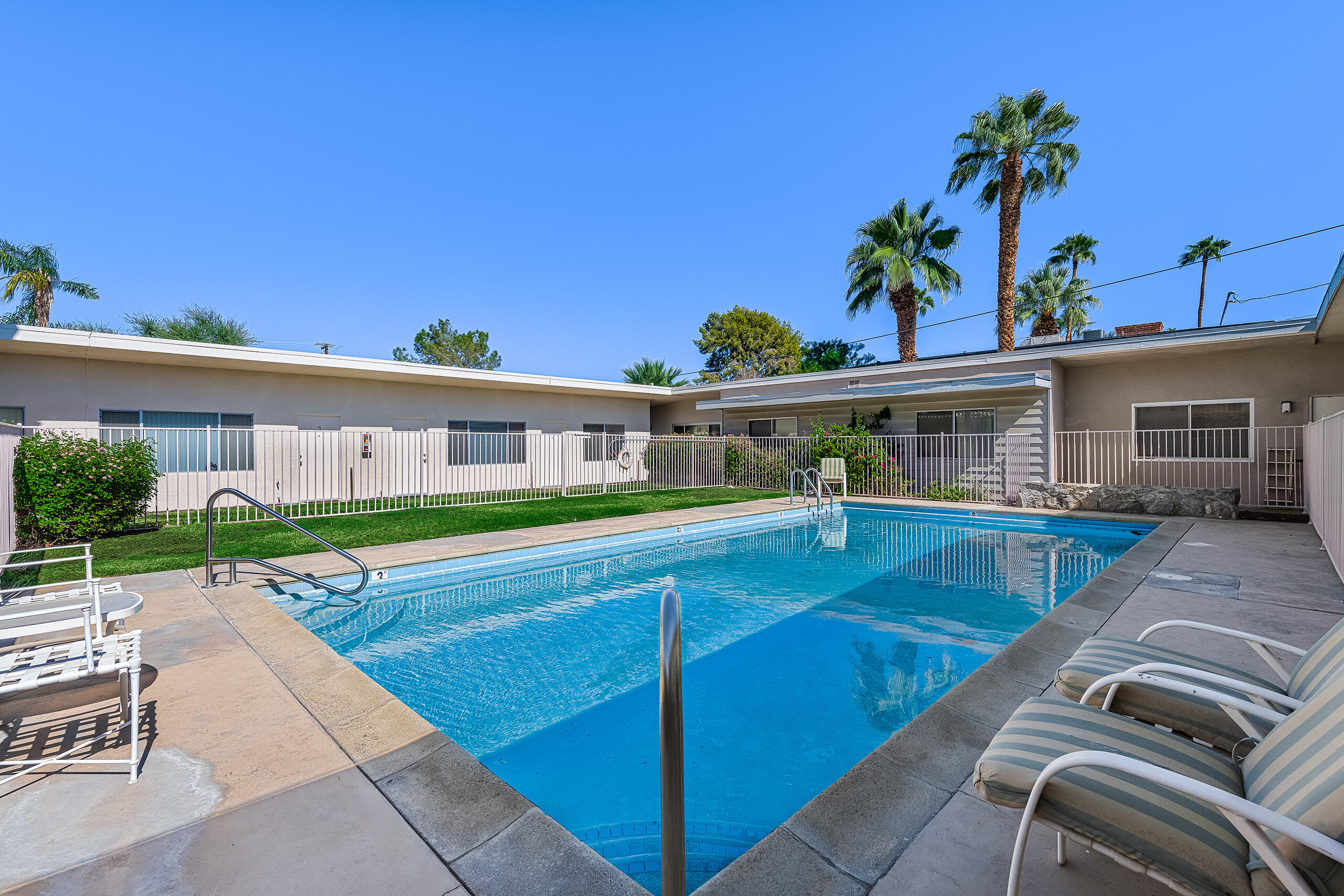 832 Riverside Place Palm Springs, CA 92264 - Photo 19 of 29 1921