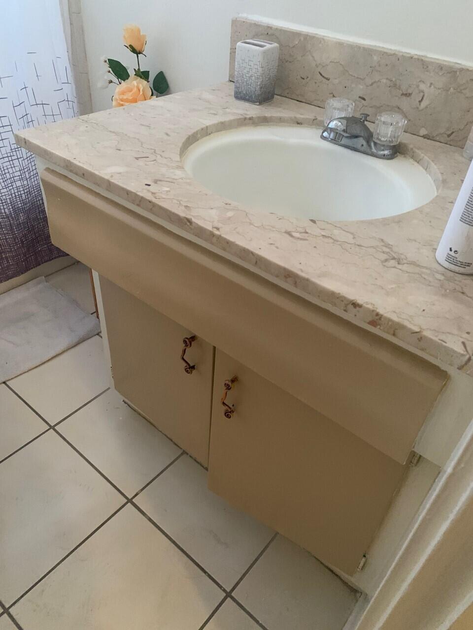 832 Riverside Place Palm Springs, CA 92264 - Photo 26 of 29 Riverside bathroom