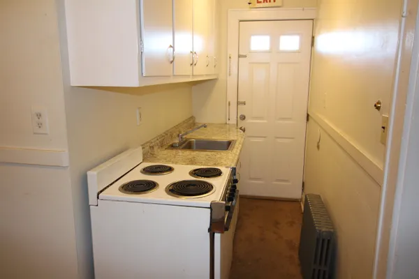 $1,175 | 174 Concord Street, Unit 11, Manchester, NH 03104