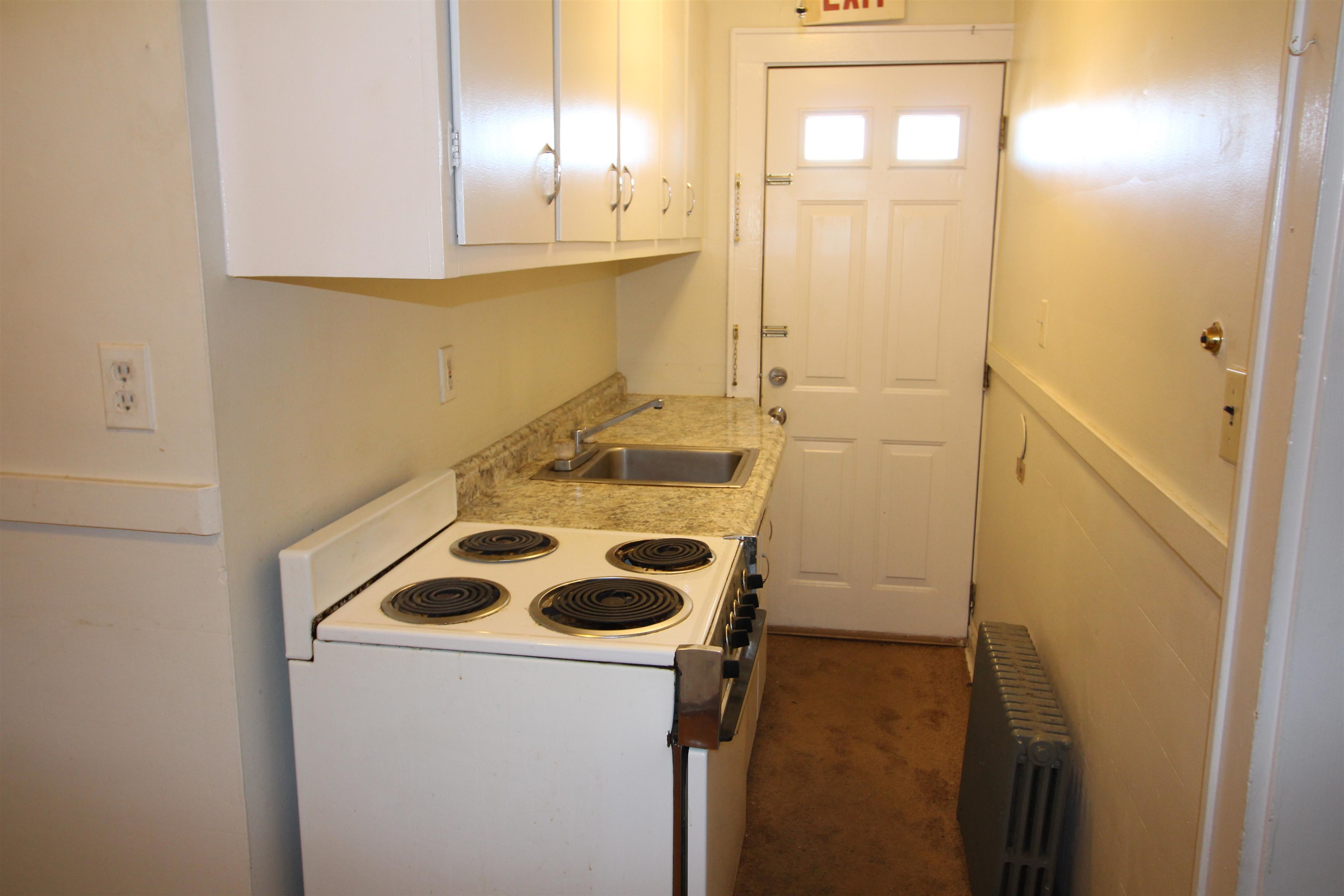 174 Concord Street, Unit 11 Manchester, NH 03104 - Photo 2 of 8