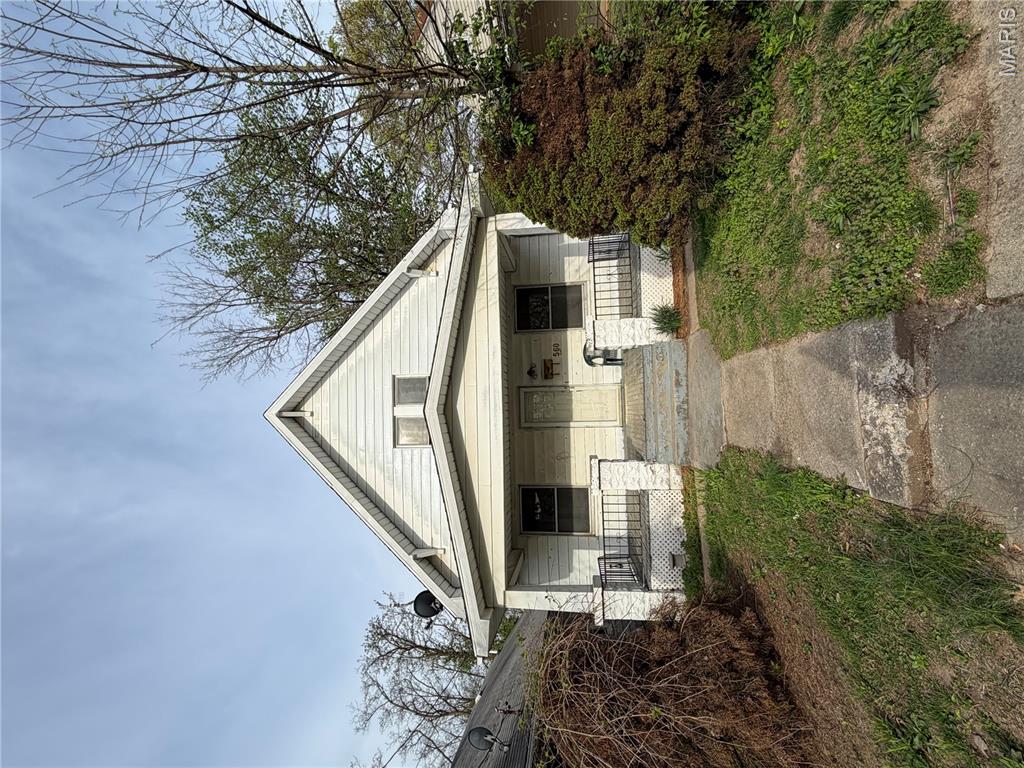 560 Highland Avenue Alton, IL 62002 - Photo 1 of 26