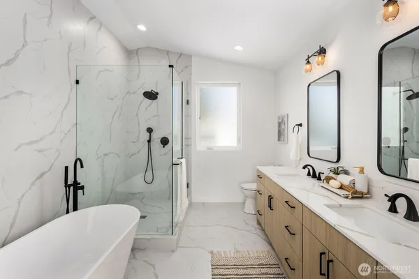 $999,900 | 520 North 102nd Street, Seattle, WA 98133