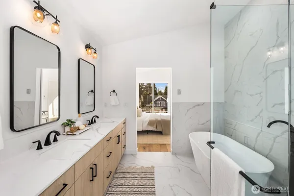 $999,900 | 520 North 102nd Street, Seattle, WA 98133