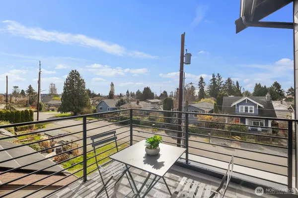 $999,900 | 520 North 102nd Street, Seattle, WA 98133