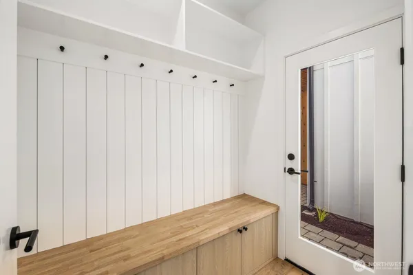 $999,900 | 520 North 102nd Street, Seattle, WA 98133