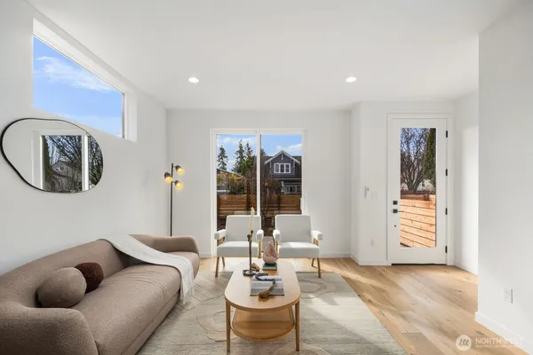 $999,900 | 520 North 102nd Street, Seattle, WA 98133