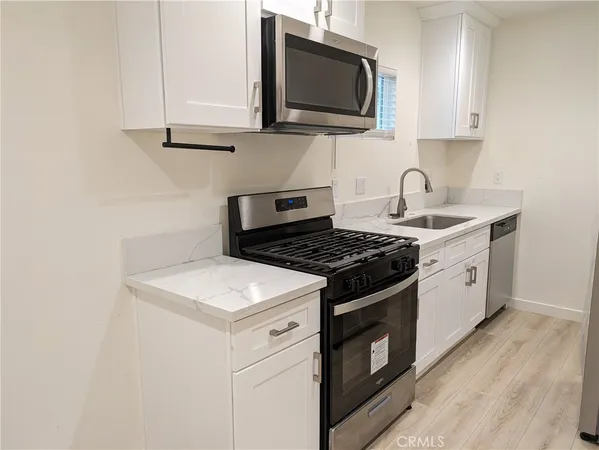 $2,100 | 200 East Phillips Street, Unit 202, Ontario, CA 91761