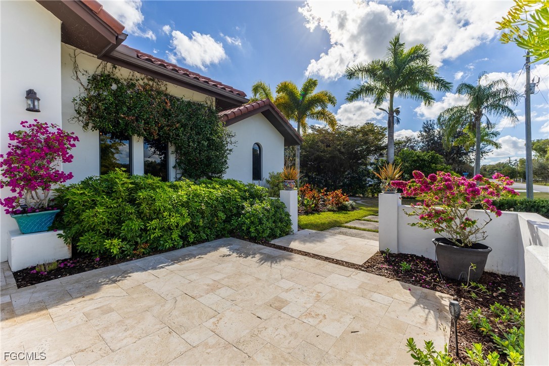 1971 Mitchell Avenue Alva, FL 33920 - Photo 7 of 50