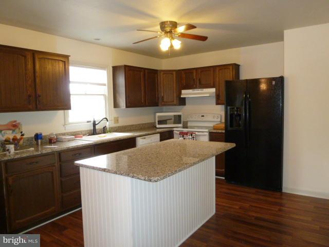 2214 Chestnut Road York, PA 17408 - Photo 4 of 24