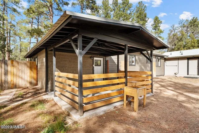 a view of outdoor space