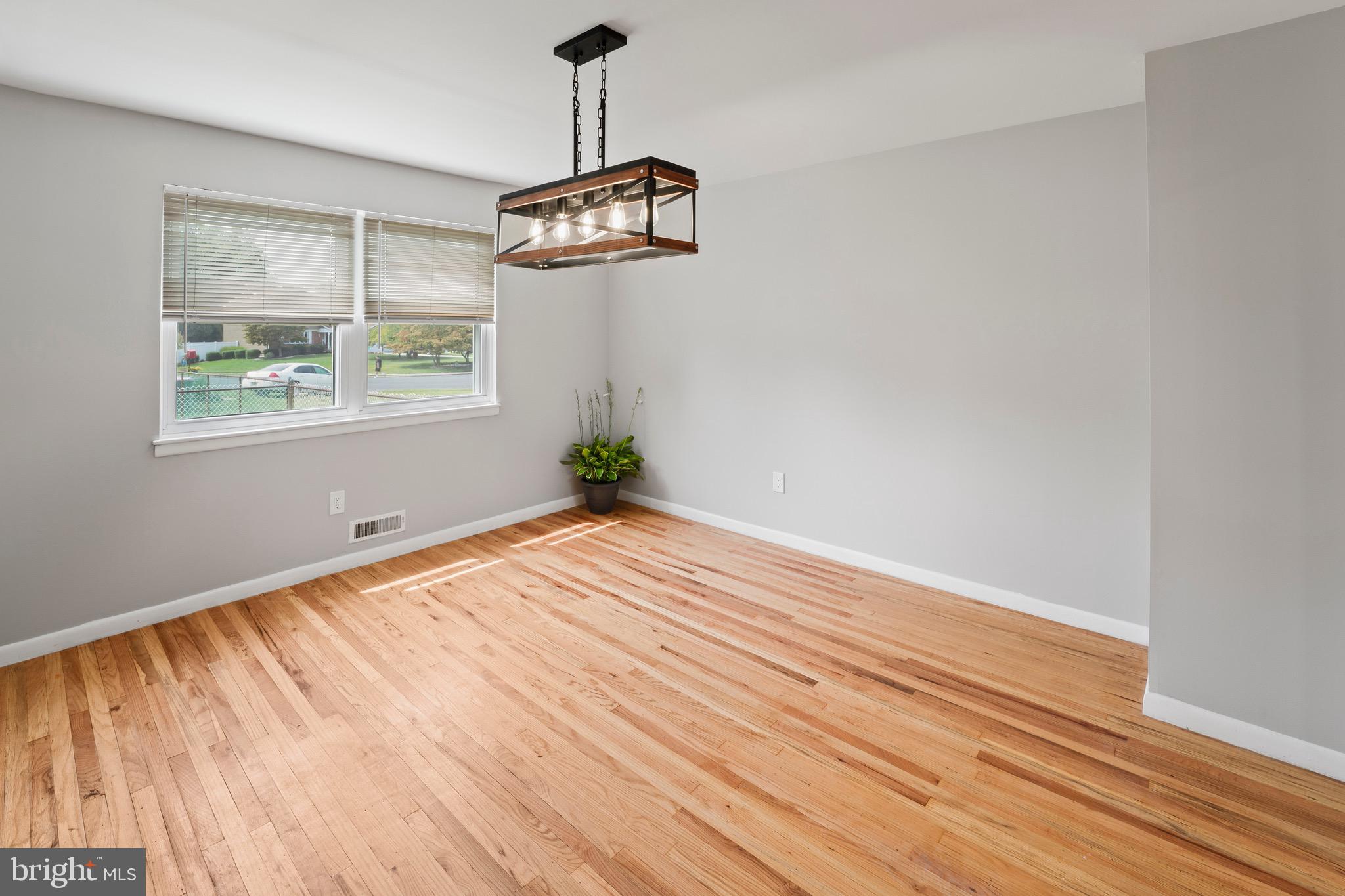 150 Kelly Driver Road Clementon, NJ 08021 - Photo 13 of 67 Dinning Room