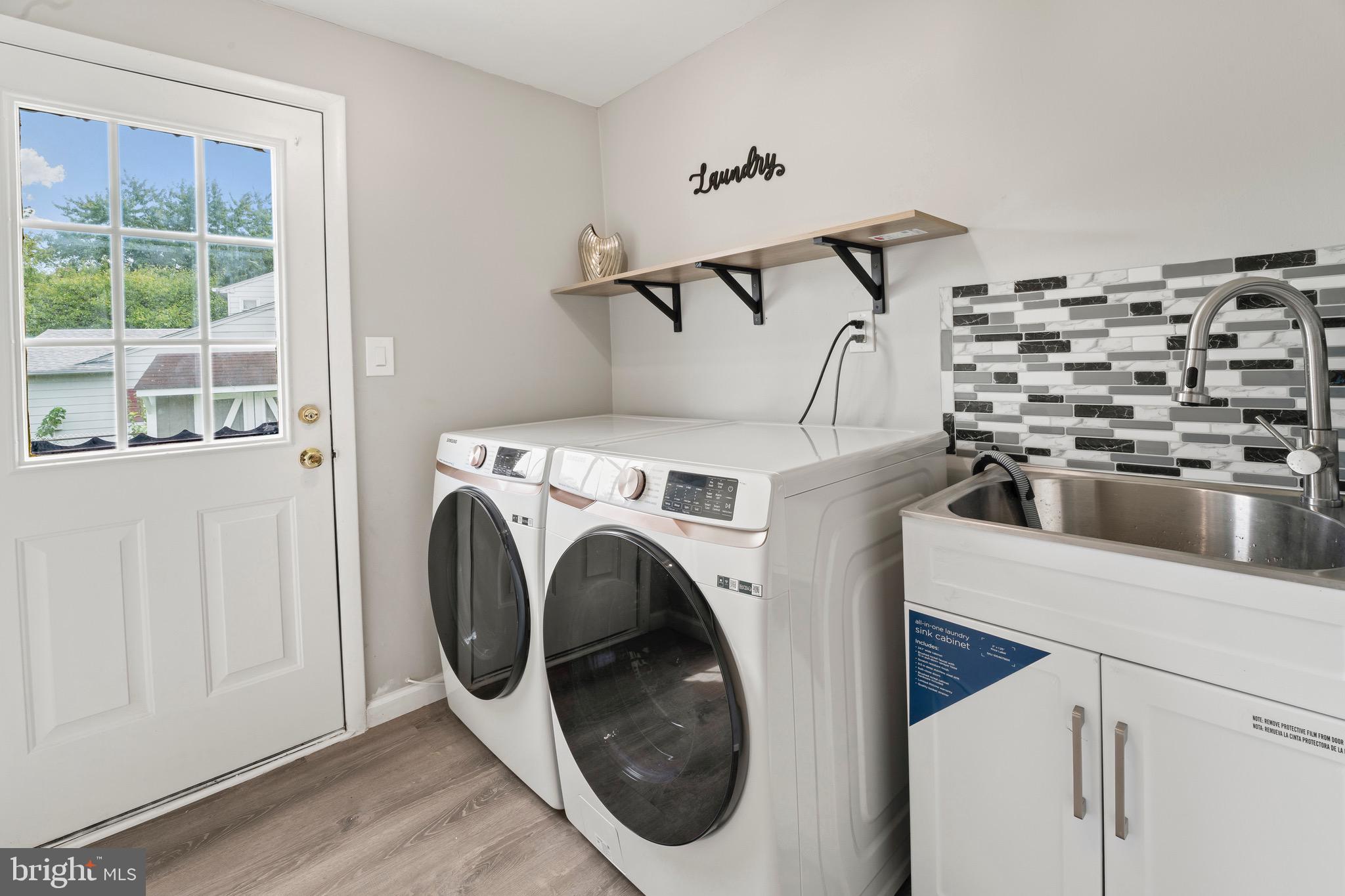 150 Kelly Driver Road Clementon, NJ 08021 - Photo 32 of 67 Laundry Room w/ side entrance