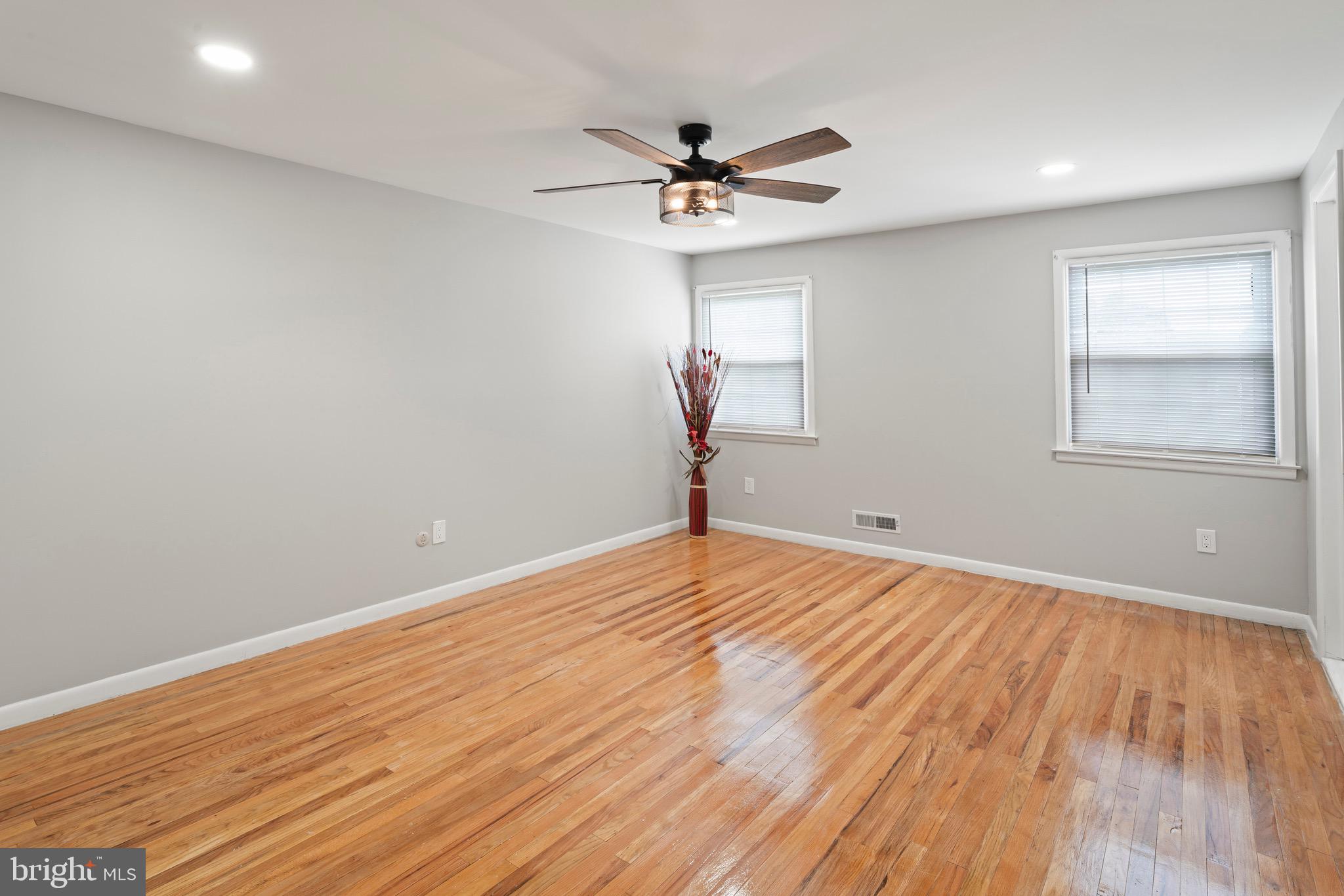 150 Kelly Driver Road Clementon, NJ 08021 - Photo 36 of 67 Main Suite