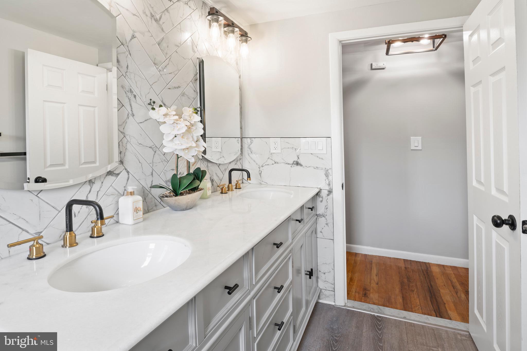 150 Kelly Driver Road Clementon, NJ 08021 - Photo 41 of 67 Double Sink Bathroom