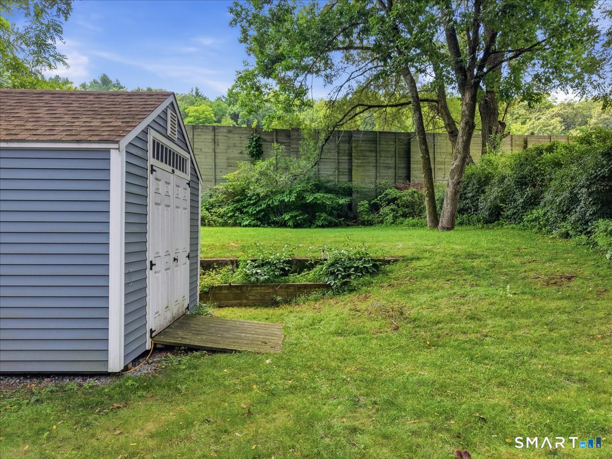 124 Yantic Road Norwich, CT 06389 - Photo 4 of 24