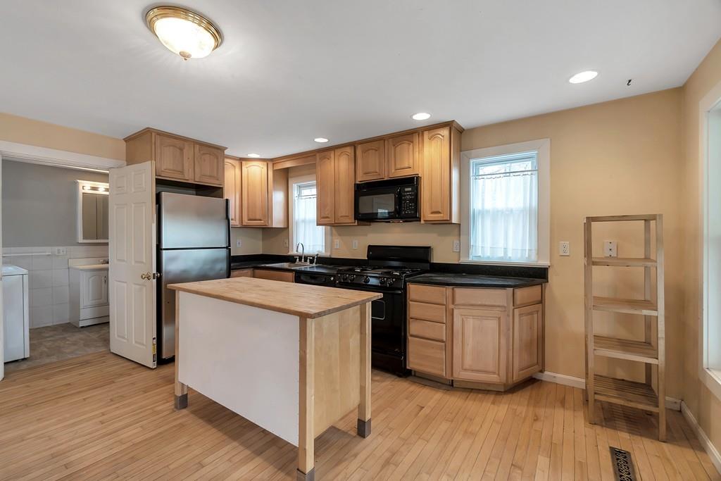 120 Dunstable Road North Chelmsford, MA 01863 - Photo 8 of 27 Gallery Image 8