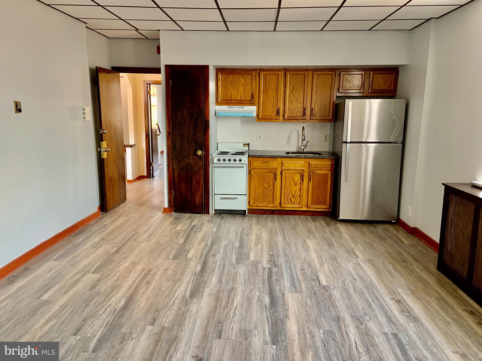 2250 South 9th Street, Unit 2R Philadelphia, PA 19148 - Photo 2 of 8