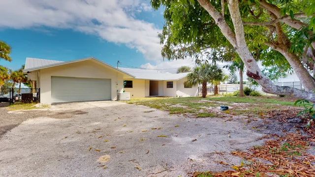 $4,175 | 4003 South Indian River Drive, Fort Pierce, FL 34982