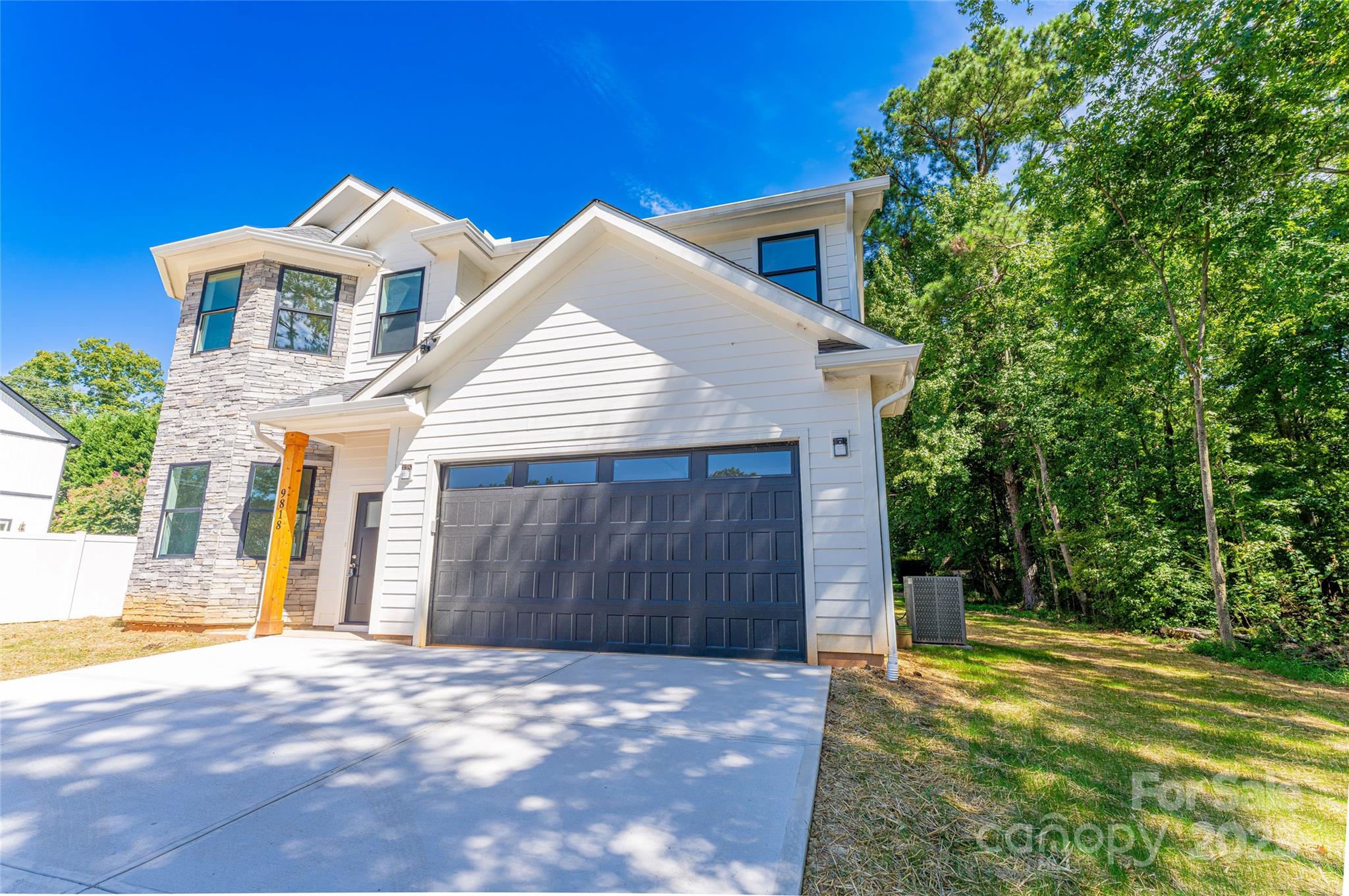 9818 Hood Road Charlotte, NC 28215 - Photo 3 of 35 Gallery Image 3
