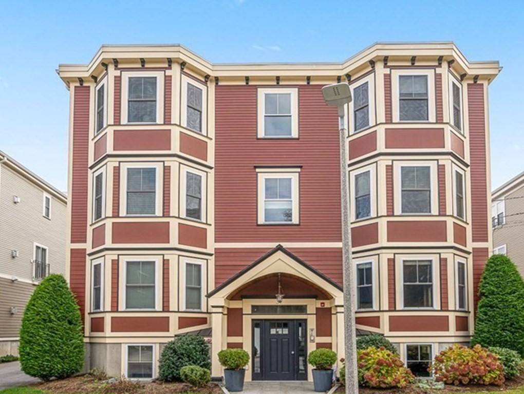 39 Coffey Street, Unit 2 Boston, MA 02122 - Photo 3 of 42