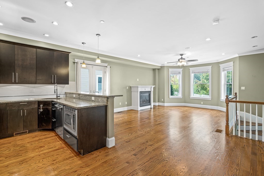 39 Coffey Street, Unit 2 Boston, MA 02122 - Photo 10 of 42
