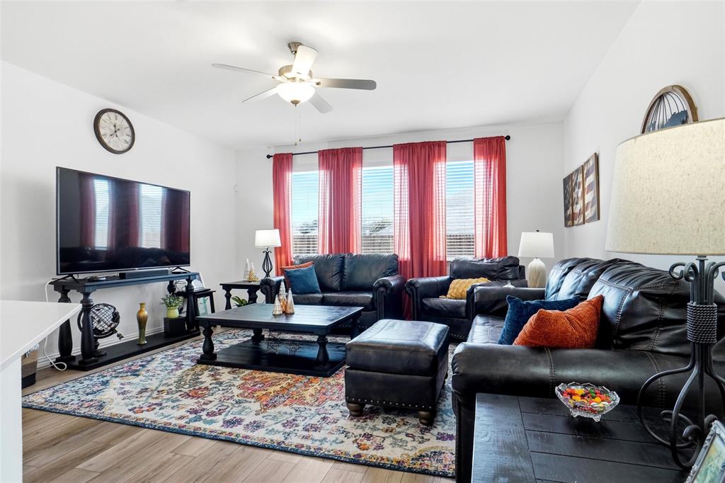 1333 Almond Road Azle, TX 76020 - Photo 4 of 25