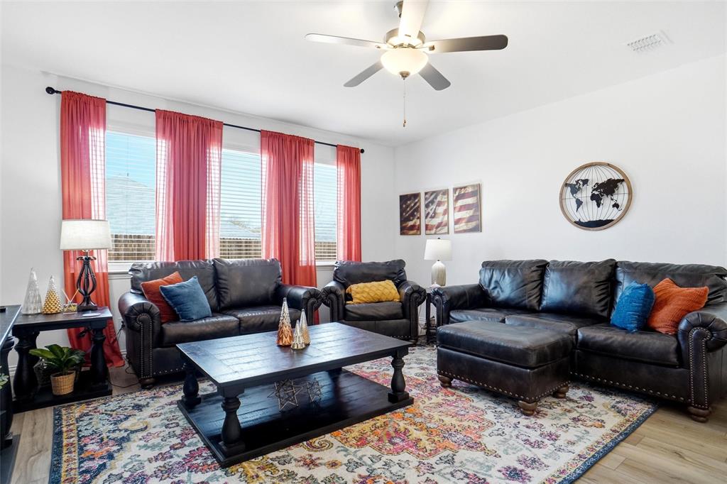 1333 Almond Road Azle, TX 76020 - Photo 6 of 25