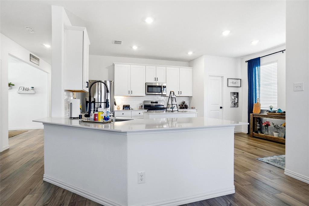 1333 Almond Road Azle, TX 76020 - Photo 7 of 25