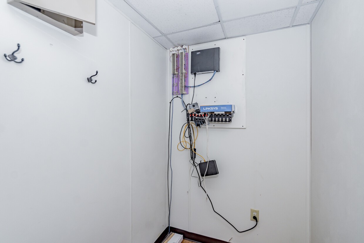 3373 East Highway 6 Alvin, TX 77511 - Photo 12 of 28 a bathroom with a shower and a sink