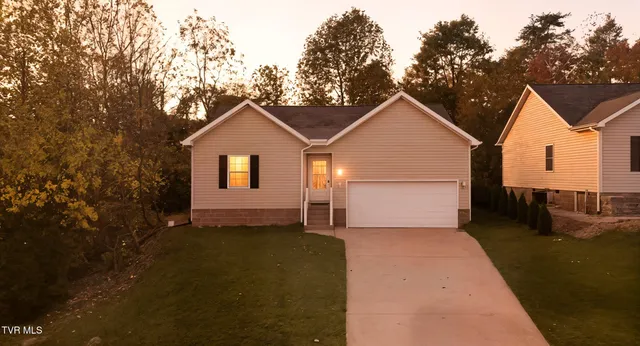 $280,000 | 170 Brighton Place, Bristol, TN 37620