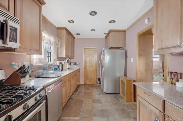 $1,200,000 | 1862 University Avenue | Morris Heights