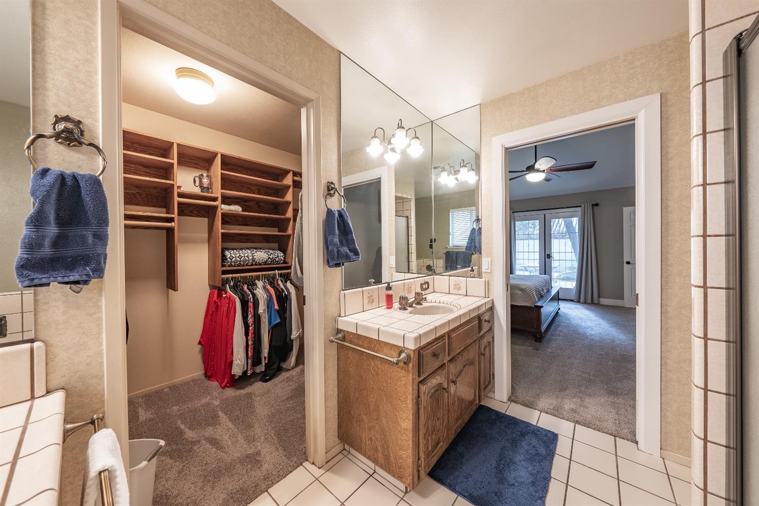 28 Seasons Court Madera, CA 93637 - Photo 22 of 47 a view of a walk in closet