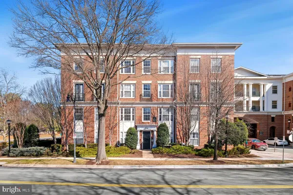 $430,000 | 7 Booth Street, Unit 110, Gaithersburg, MD 20878