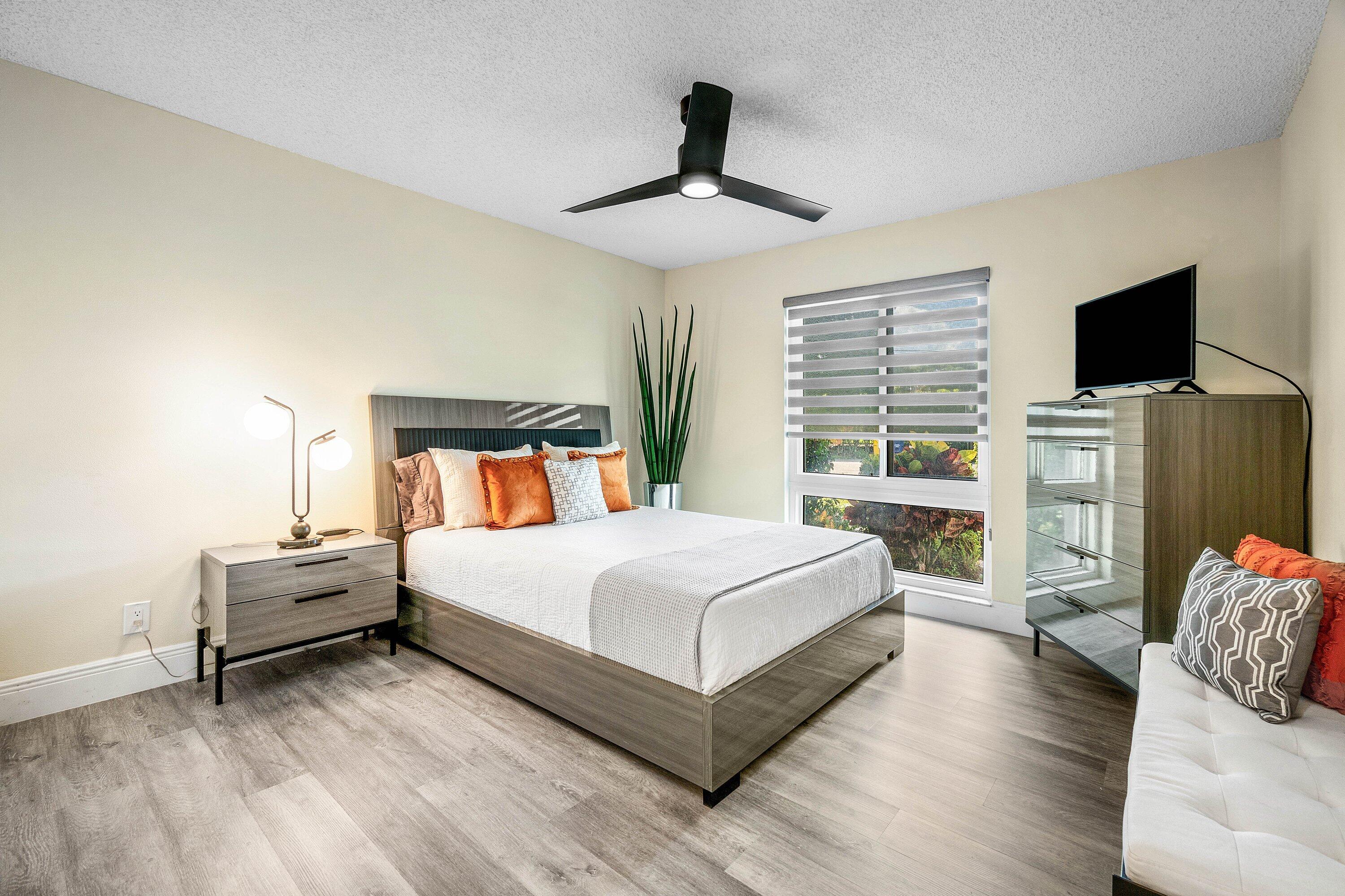 732 Lago Road Delray Beach, FL 33445 - Photo 26 of 42 Guest Bedroom