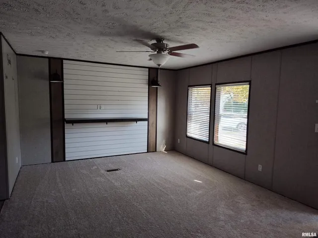 $149,000 | 1207 Southwest 6th Street, Fairfield, IL 62837