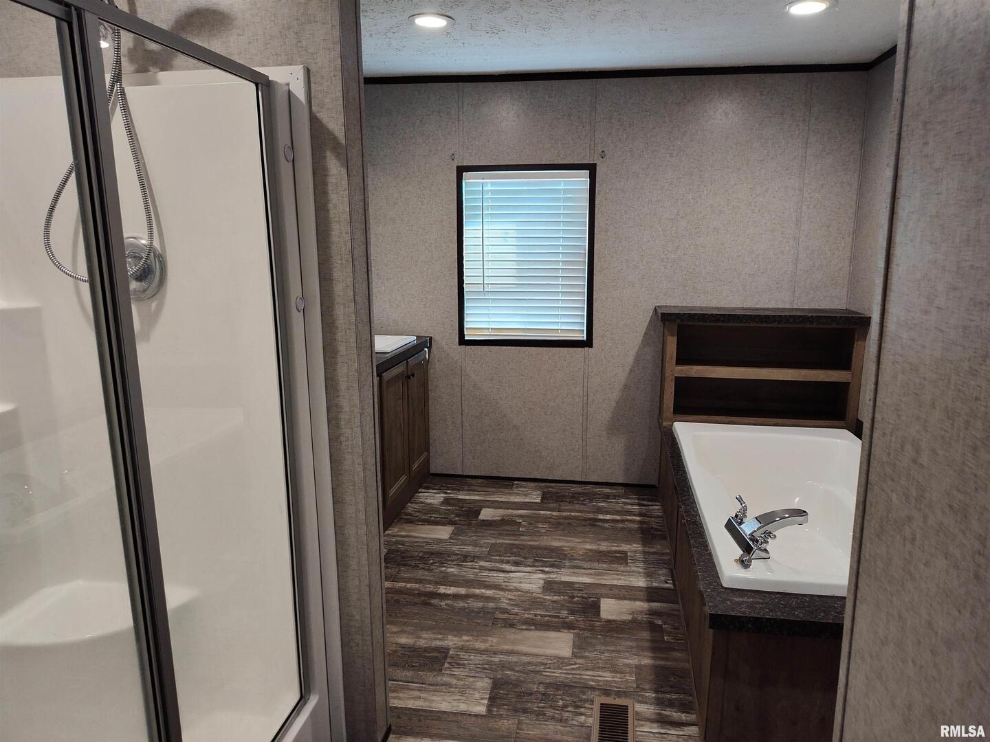 1207 Southwest 6th Street Fairfield, IL 62837 - Photo 14 of 24