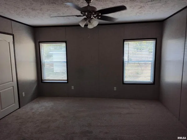 $139,000 | 1207 Southwest 6th Street, Fairfield, IL 62837