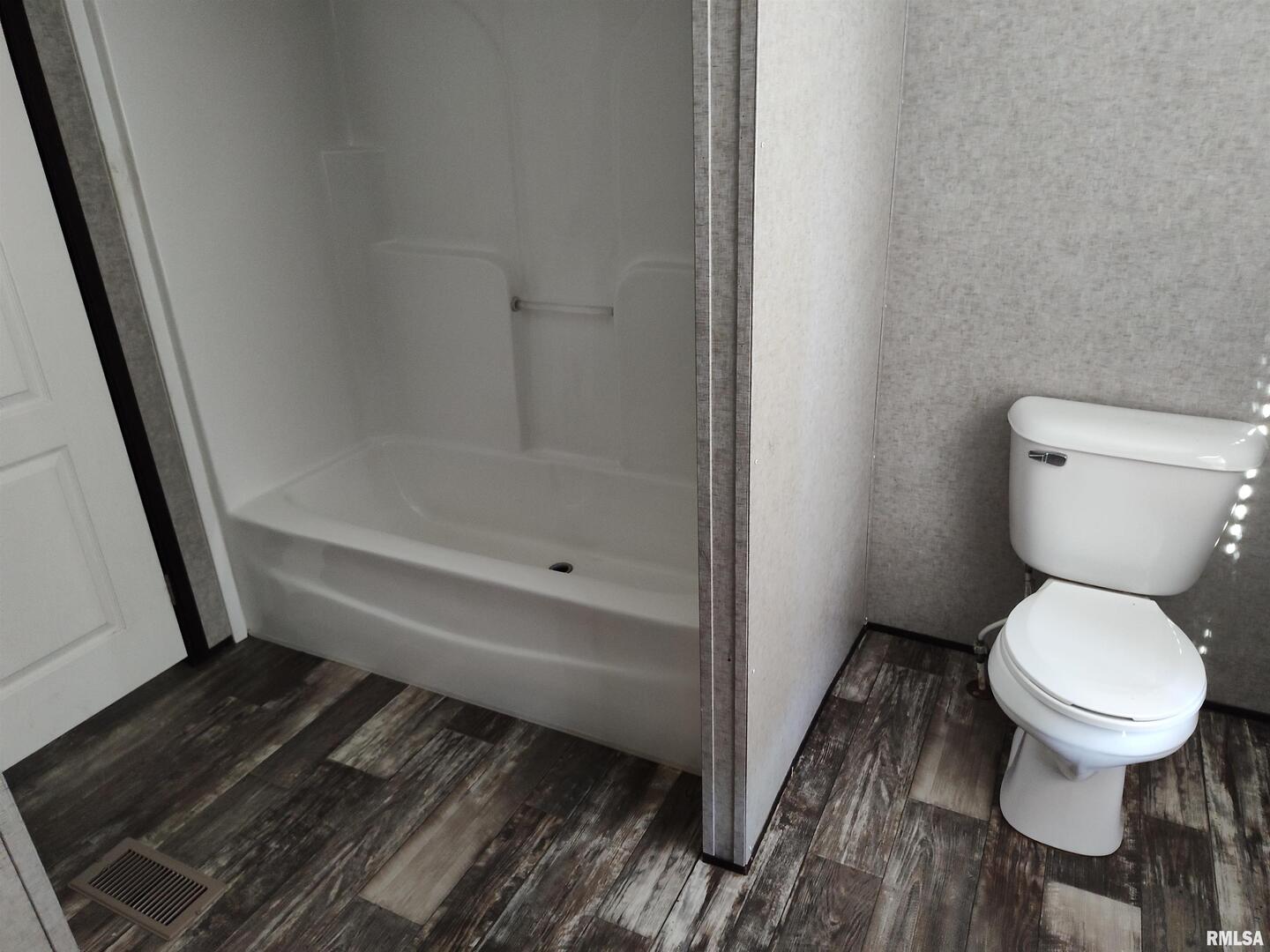 1207 Southwest 6th Street Fairfield, IL 62837 - Photo 19 of 24