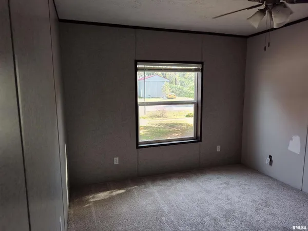 $139,000 | 1207 Southwest 6th Street, Fairfield, IL 62837
