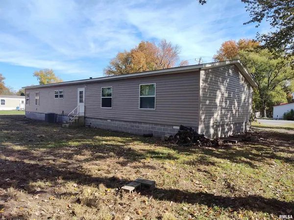 $139,000 | 1207 Southwest 6th Street, Fairfield, IL 62837
