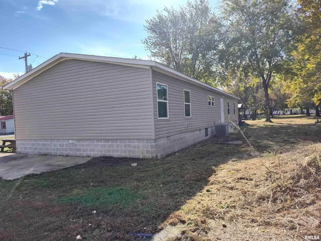 $149,000 | 1207 Southwest 6th Street, Fairfield, IL 62837