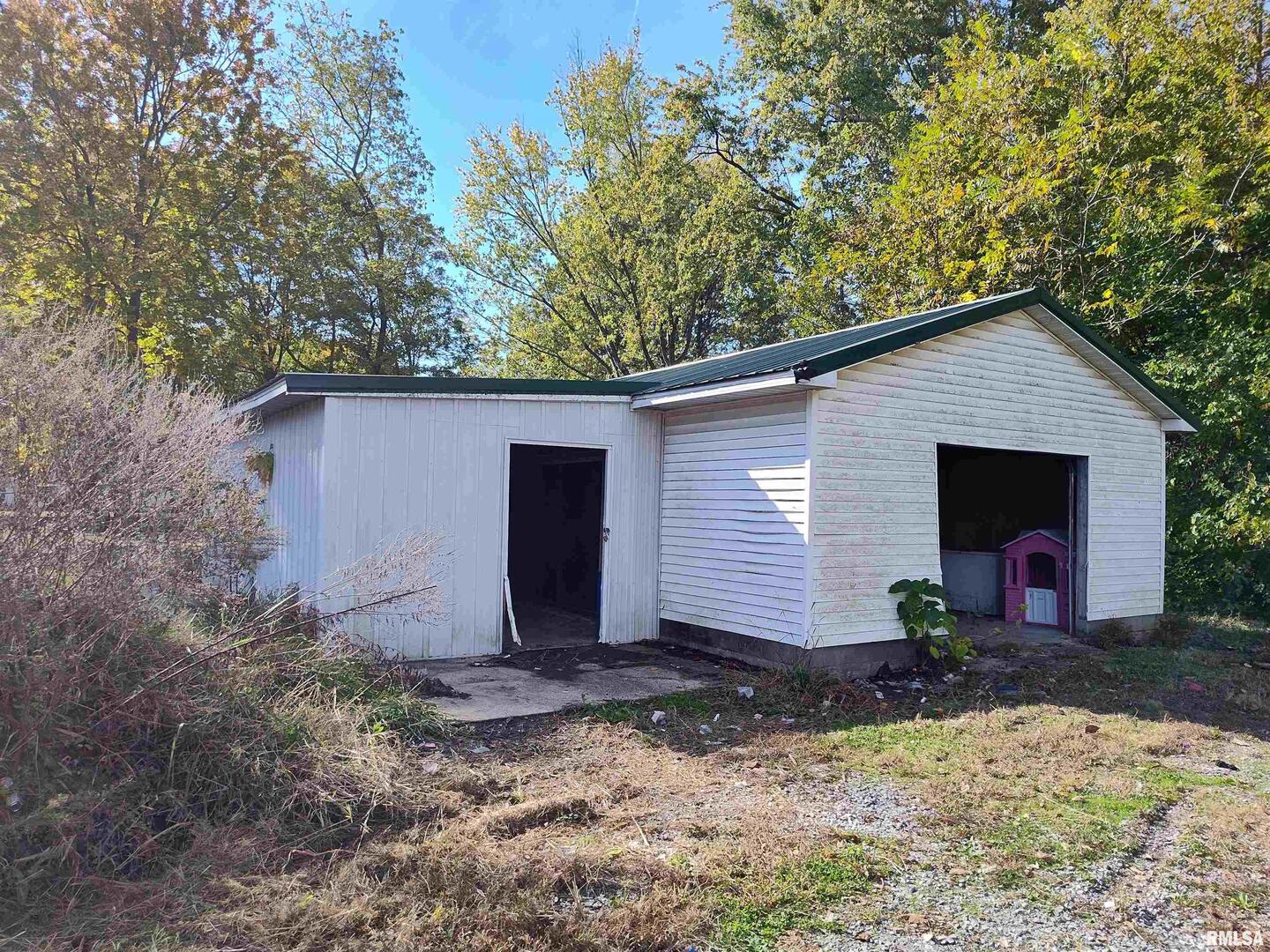 1207 Southwest 6th Street Fairfield, IL 62837 - Photo 6 of 24