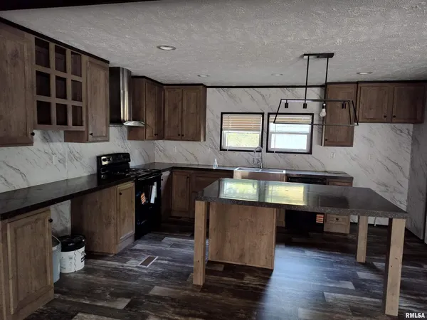 $134,900 | 1207 Southwest 6th Street, Fairfield, IL 62837