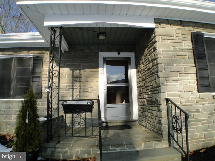 178 Ewart Road Avondale, PA 19311 - Photo 2 of 23 Porch