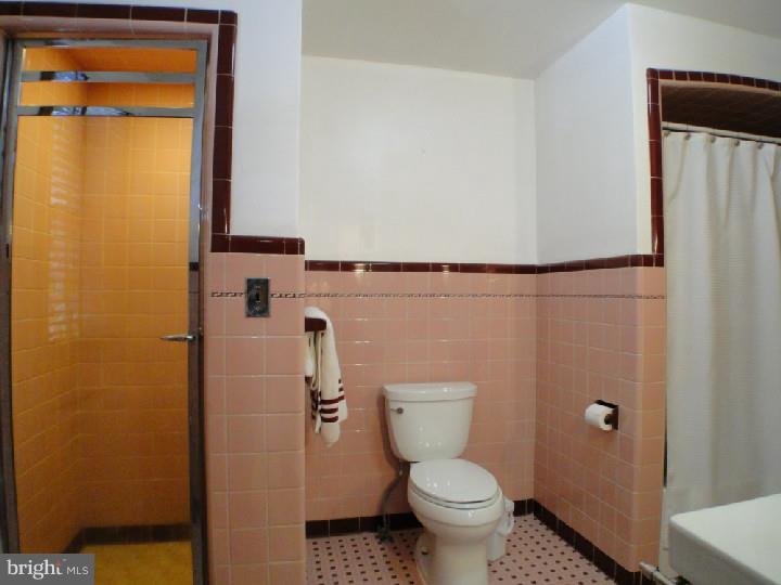 178 Ewart Road Avondale, PA 19311 - Photo 19 of 23 Bathroom