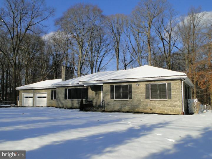 178 Ewart Road Avondale, PA 19311 - Photo 3 of 23 Exterior Front
